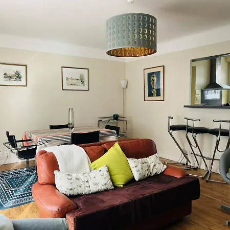Hébergement de vacances Maison Cambo-les-bains, 3 Pièces, 4 Personnes - Fr-1-495-66 *