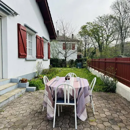 Hébergement de vacances Maison Cambo-les-bains, 3 Pièces, 4 Personnes - Fr-1-495-66 Cambo-les-Bains