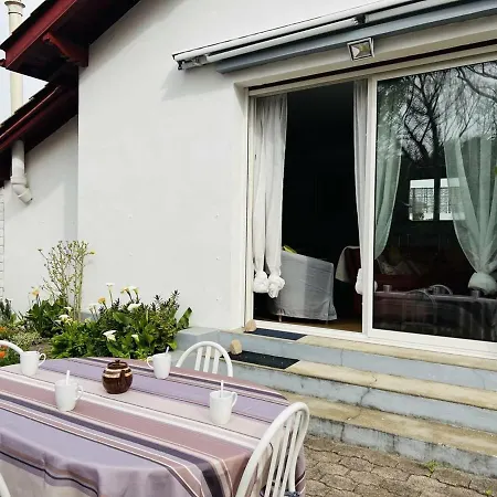 Hébergement de vacances Maison Cambo-les-bains, 3 Pièces, 4 Personnes - Fr-1-495-66
